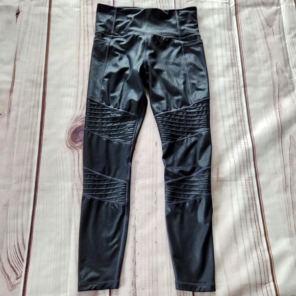 Athleta "Inclination Moto Tight" High Rise Legging Black Textured Women's Size S - Picture 3 of 10